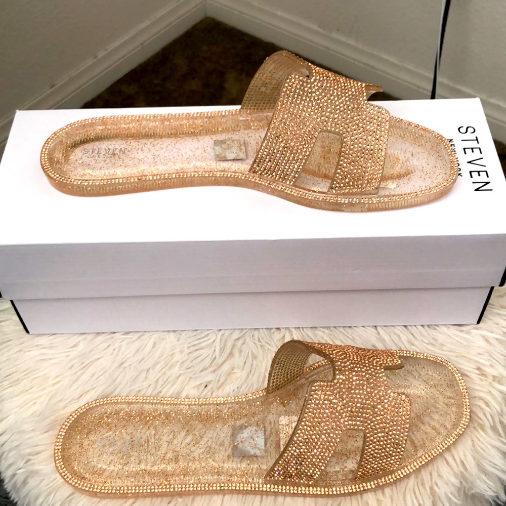 Gorgeous sequence flats